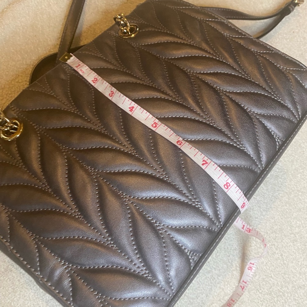 COPY - Kate Spade Silver Quilted Shoulder Bag with Gold hardware - Picture 9 of 13